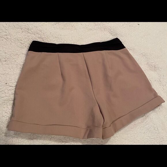 Jennifer Lopez  Shorts Size 8 - Picture 4 of 9